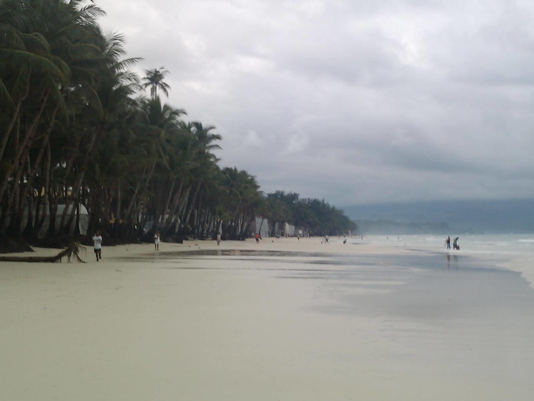 Amigos Beach Resort Balabag  Exterior photo